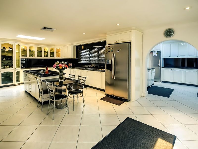 House For Sale in Charleston Hill - Photo 7