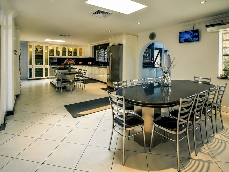 House For Sale in Charleston Hill - Photo 6