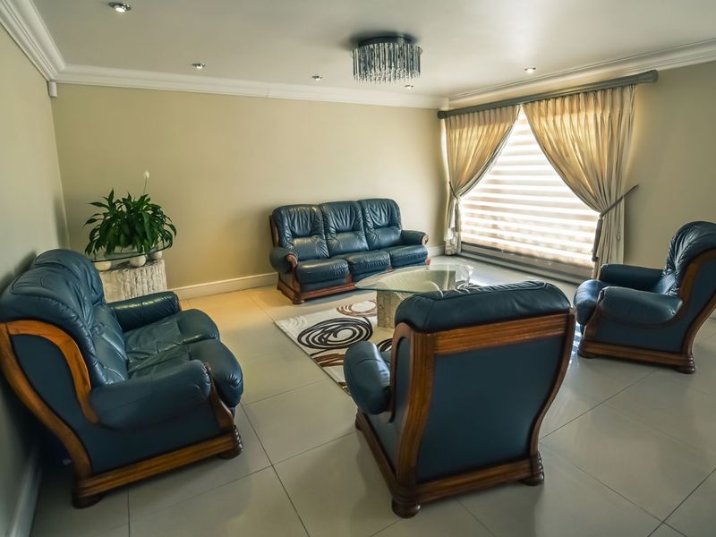 House For Sale in Charleston Hill - Photo 2