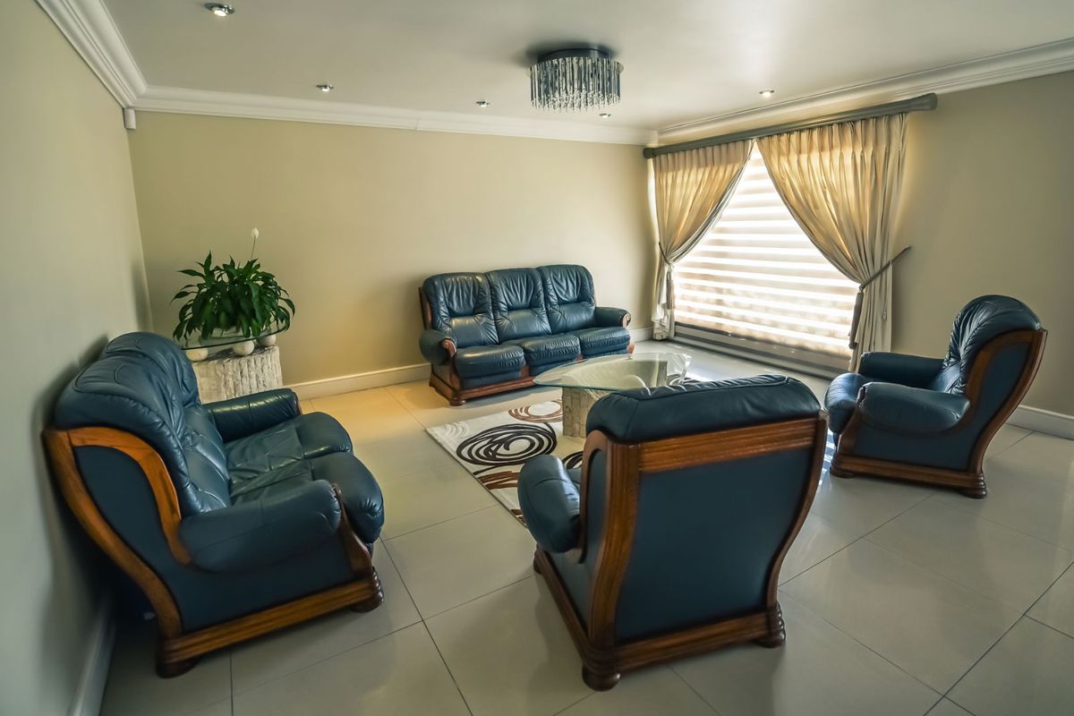 House For Sale in Charleston Hill - Photo 2