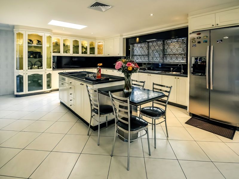 House For Sale in Charleston Hill - Photo 9