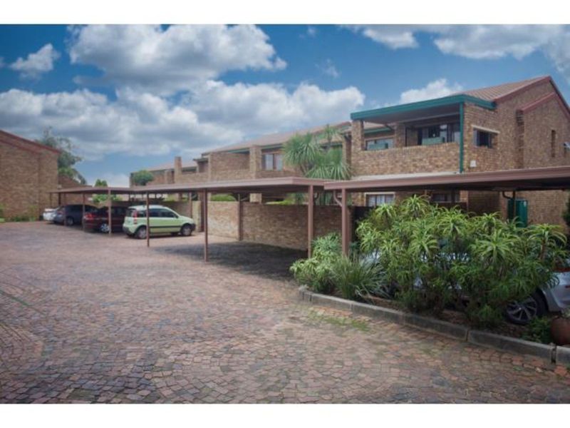 Apartment For Sale in Bromhof - Photo 2