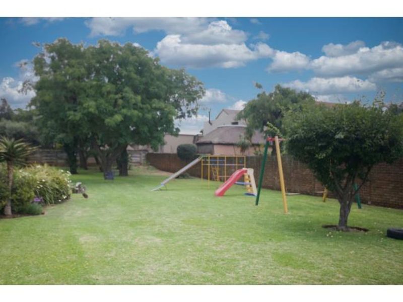 Apartment For Sale in Bromhof - Photo 3