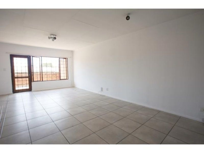 Apartment For Sale in Bromhof - Photo 8