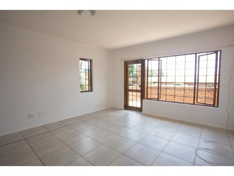 Apartment For Sale in Bromhof - Photo 7