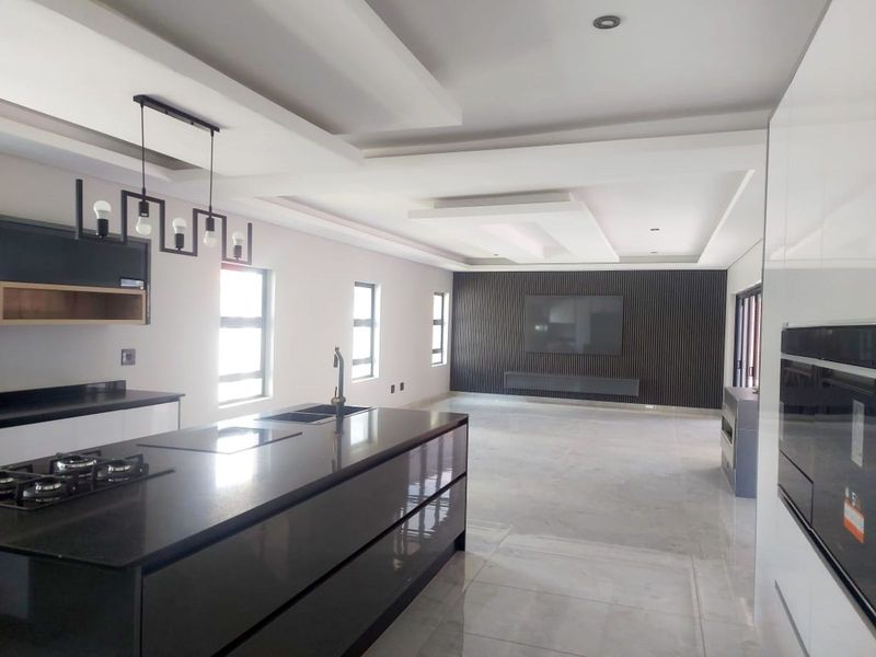 House For Sale in Six Fountains Residential Estate - Photo 10