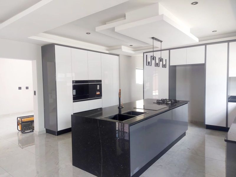 House For Sale in Six Fountains Residential Estate - Photo 6