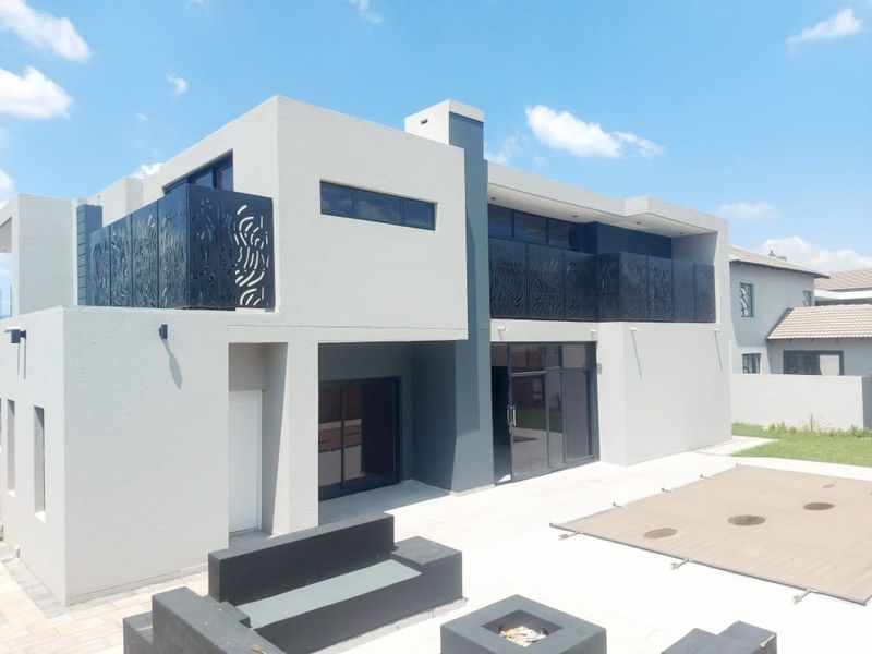 House For Sale in Six Fountains Residential Estate - Photo 2