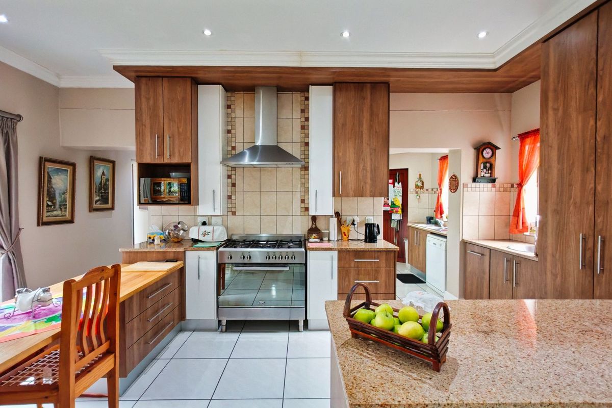 House For Sale in Kraaibosch Manor - Photo 3