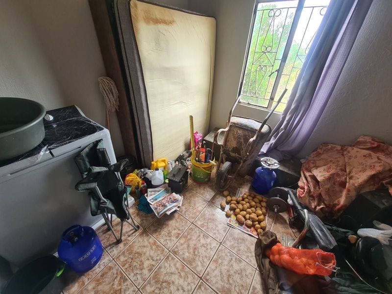 House For Sale in Roodepan - Photo 6