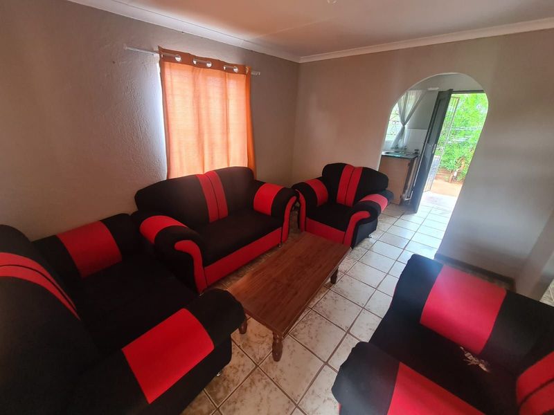 House For Sale in Roodepan - Photo 5