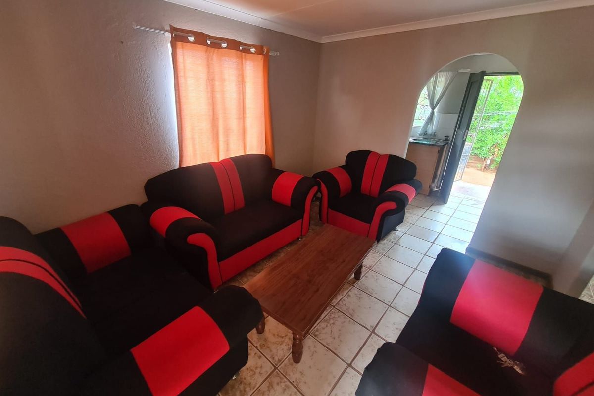 House For Sale in Roodepan - Photo 5