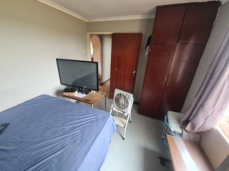 House For Sale in Roodepan - Photo 8