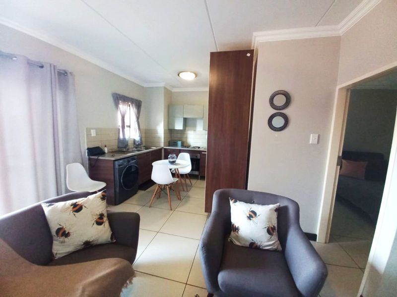 Apartment For Sale in Rooihuiskraal North - Photo 6