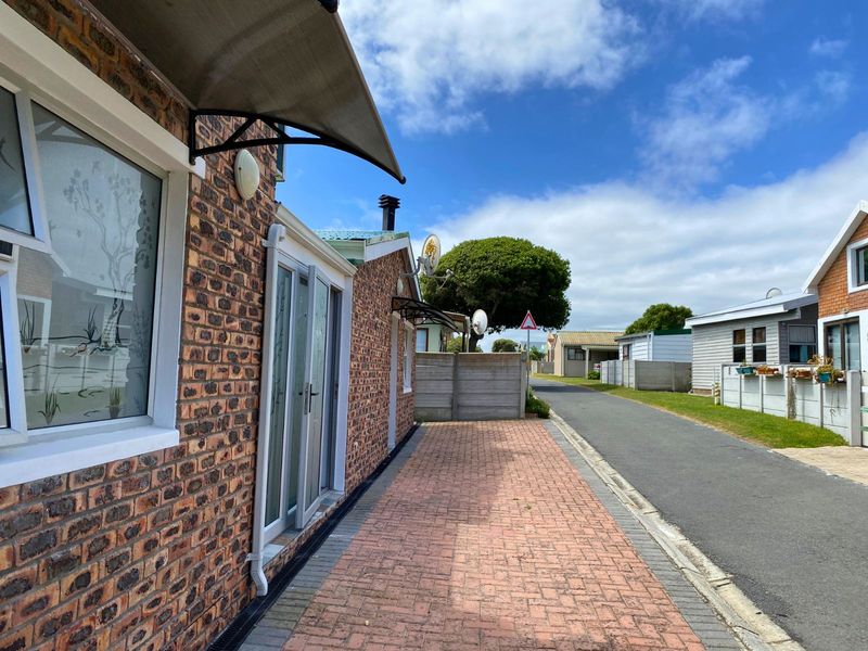 House For Sale in Pearly Beach - Photo 3