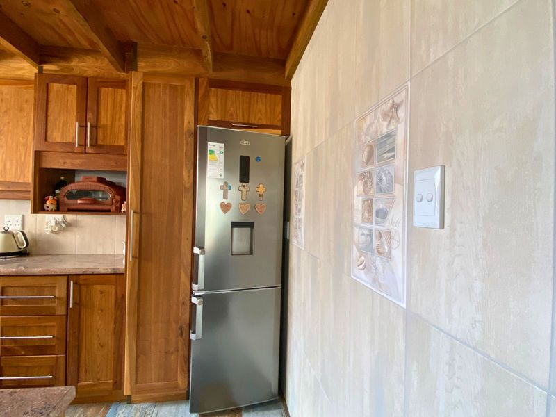 House For Sale in Pearly Beach - Photo 8