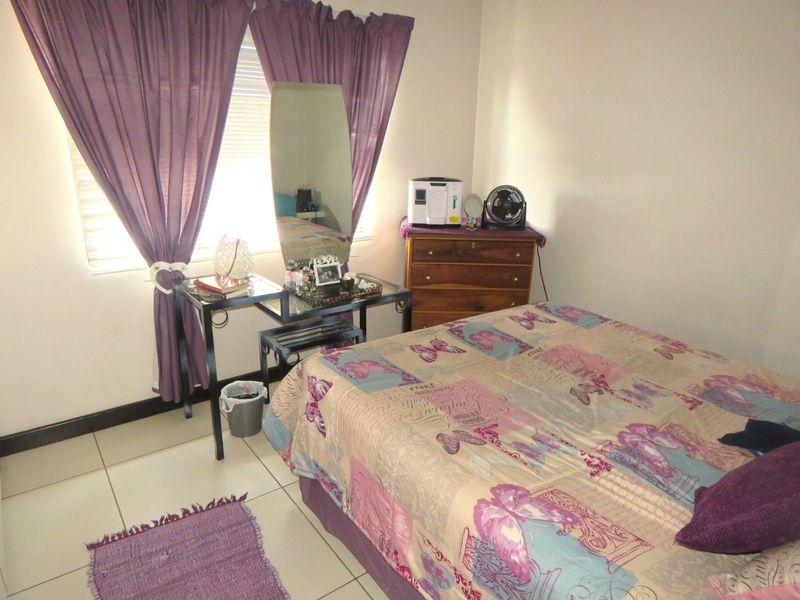 Townhouse For Sale in Rooihuiskraal North - Photo 9