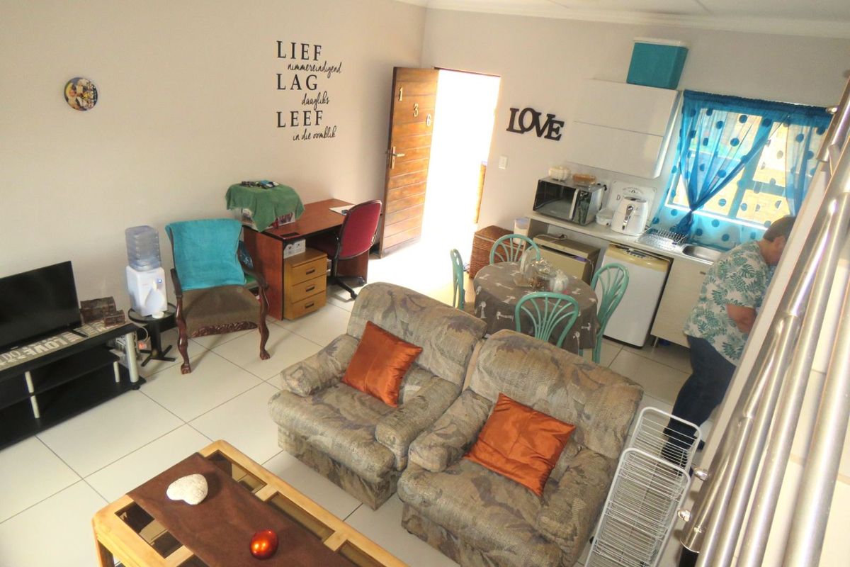 Townhouse For Sale in Rooihuiskraal North - Photo 4