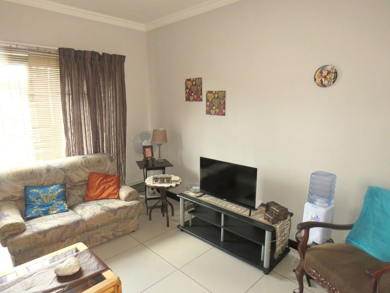 Townhouse For Sale in Rooihuiskraal North - Photo 3