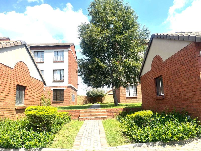 Apartment For Sale in Noordwyk - Photo 3