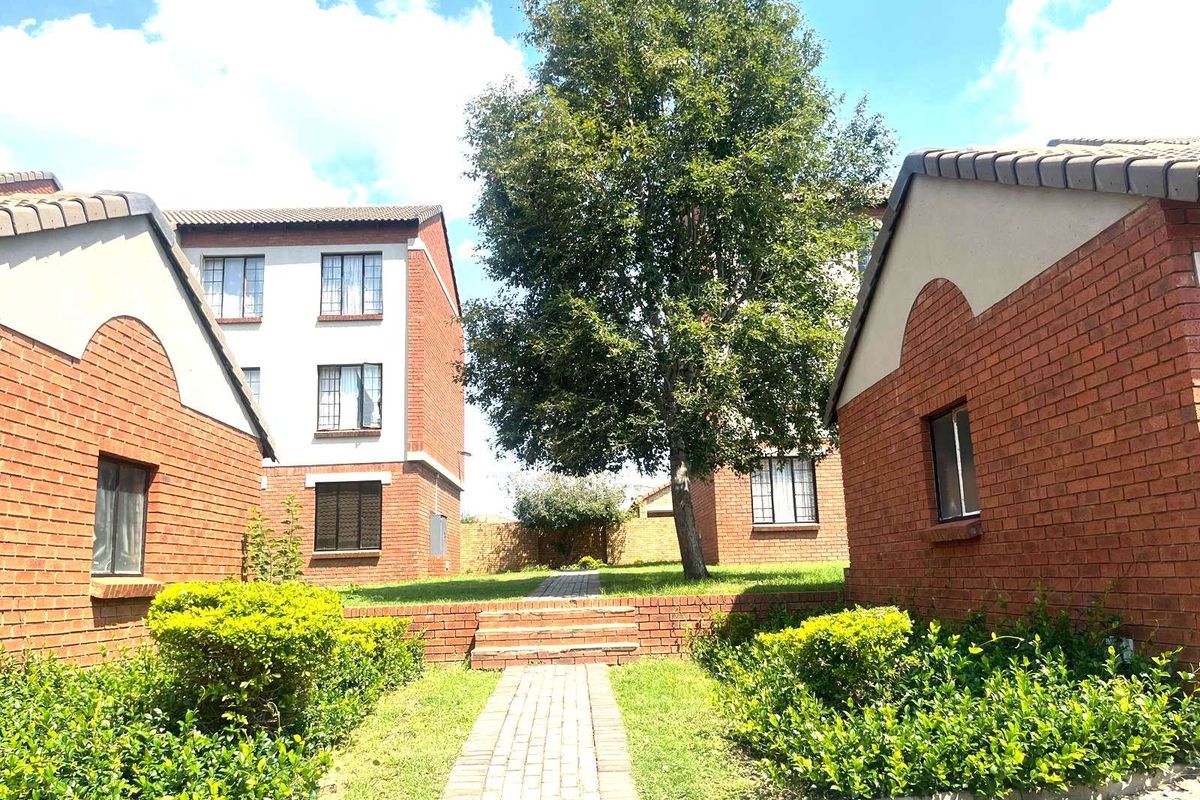 Apartment For Sale in Noordwyk - Photo 3