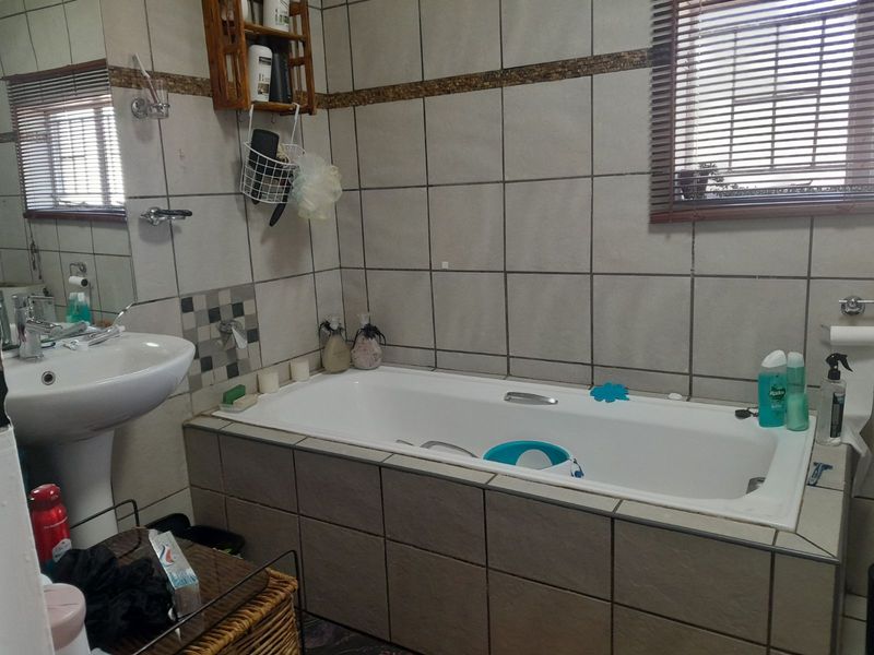 House For Sale in Kuruman Central - Photo 4