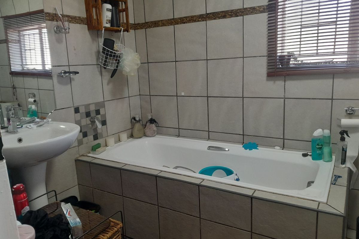 House For Sale in Kuruman Central - Photo 4