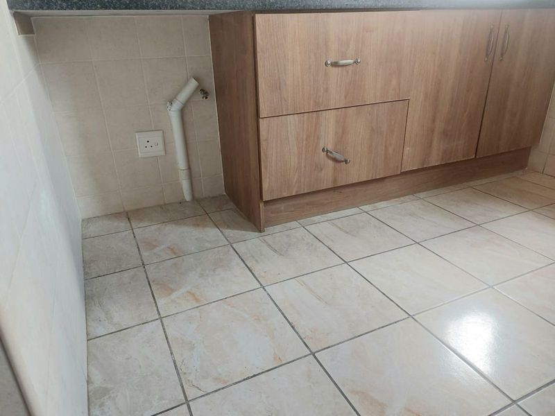 House For Sale in Savannah Country Estate - Photo 6