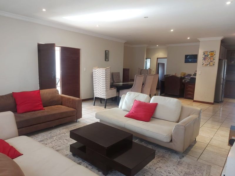 House For Sale in Savannah Country Estate - Photo 3