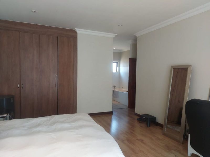 House For Sale in Savannah Country Estate - Photo 8