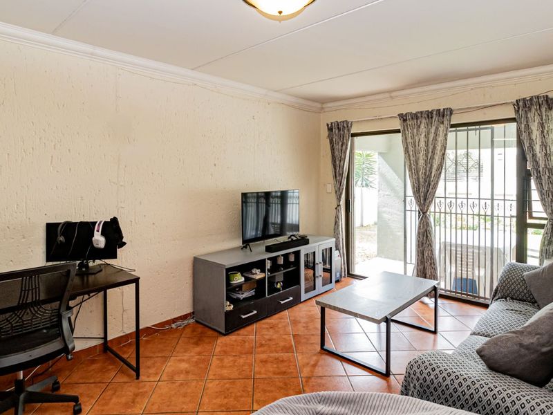 Apartment For Sale in Paulshof - Photo 5