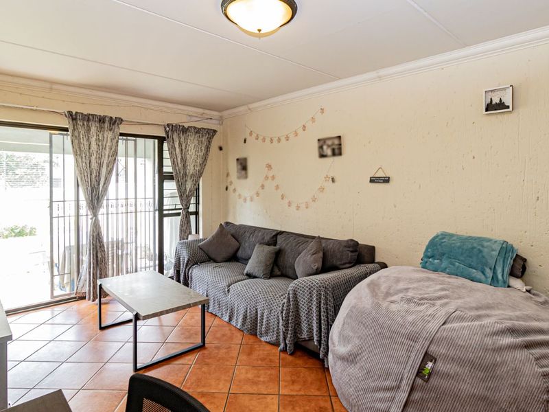 Apartment For Sale in Paulshof - Photo 6