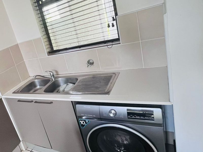 Apartment For Sale in Lonehill - Photo 5