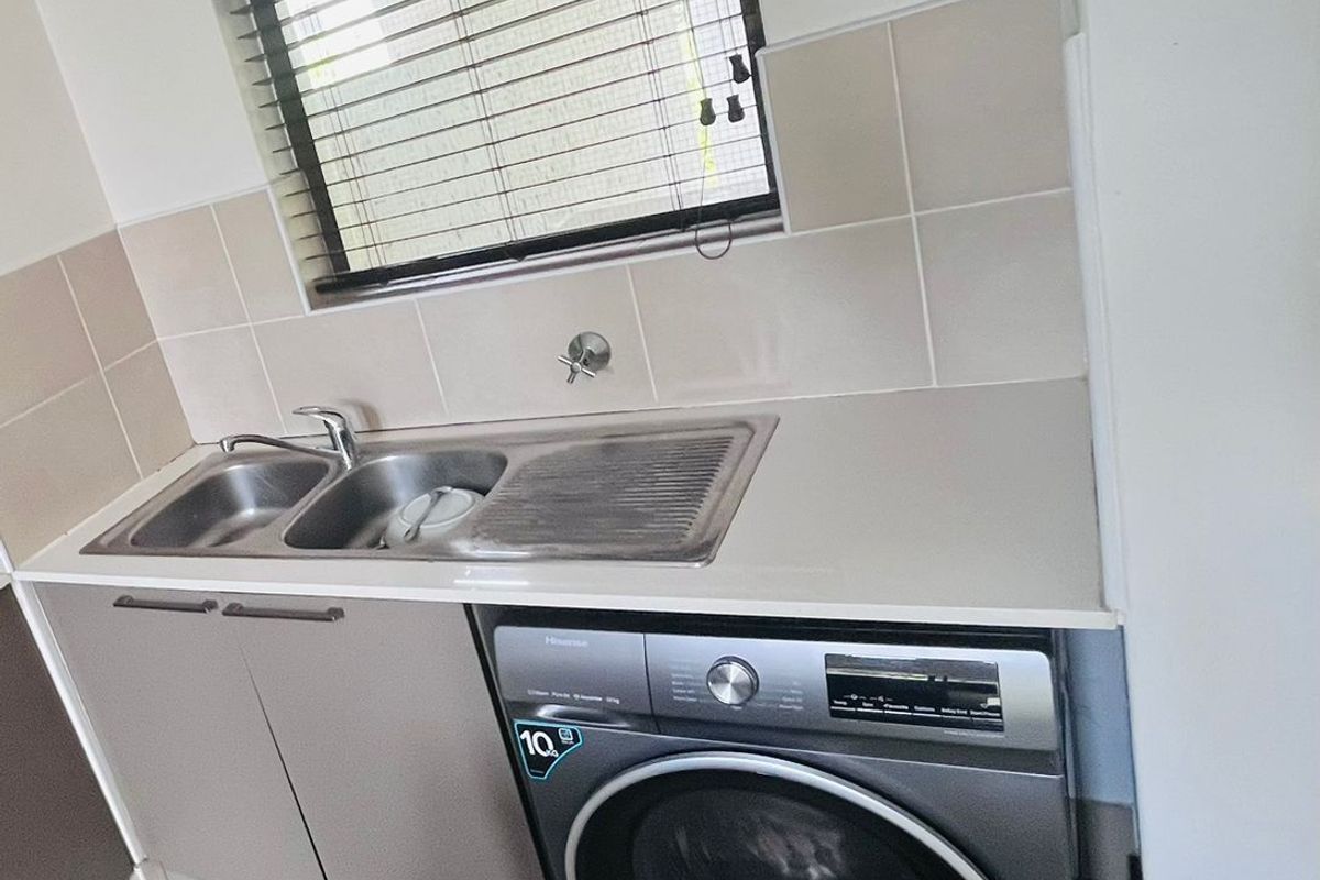 Apartment For Sale in Lonehill - Photo 5