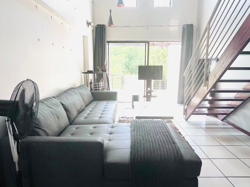 Apartment For Sale in Lonehill - Photo 2