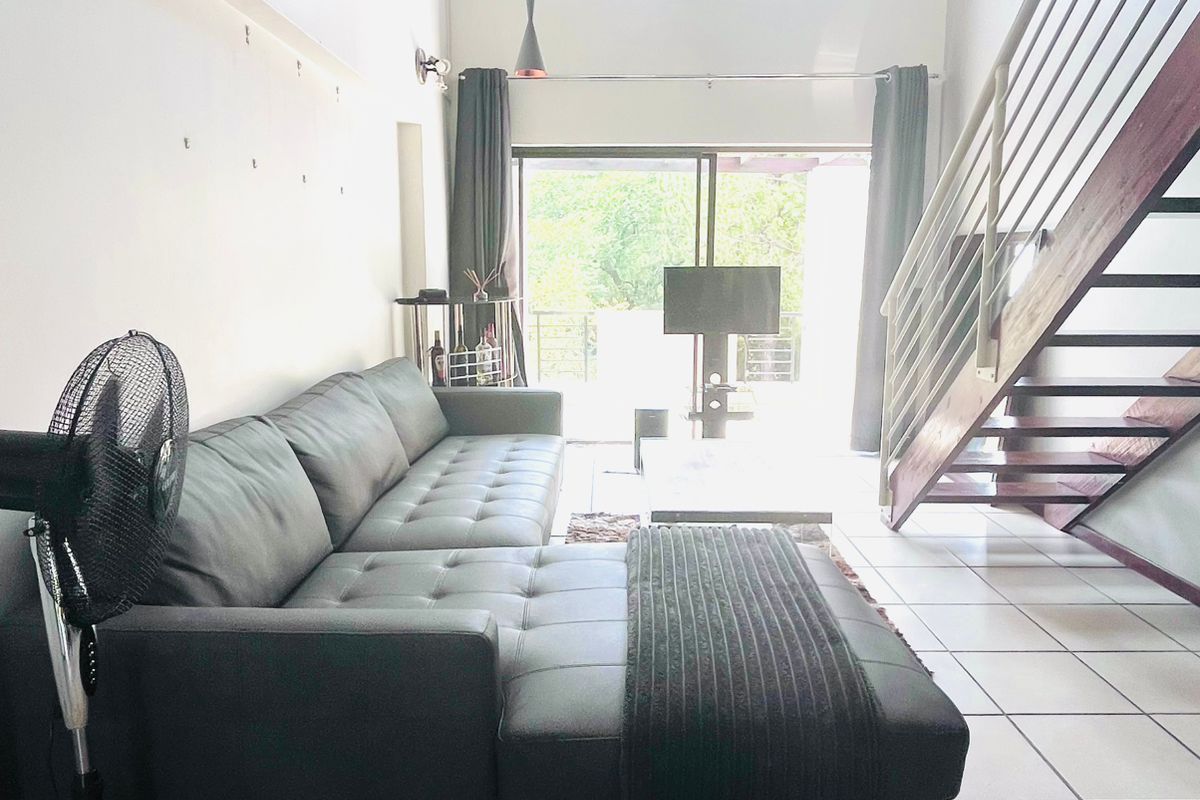 Apartment For Sale in Lonehill - Photo 2