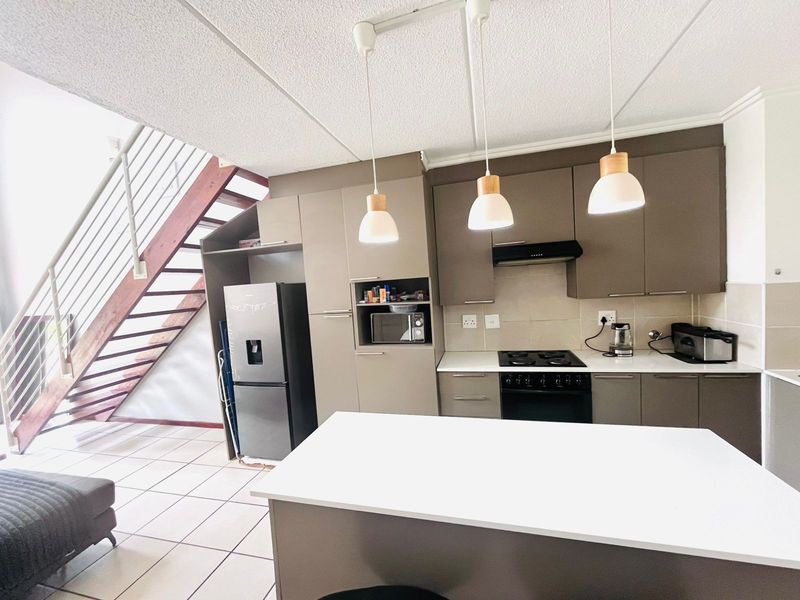 Apartment For Sale in Lonehill - Photo 4