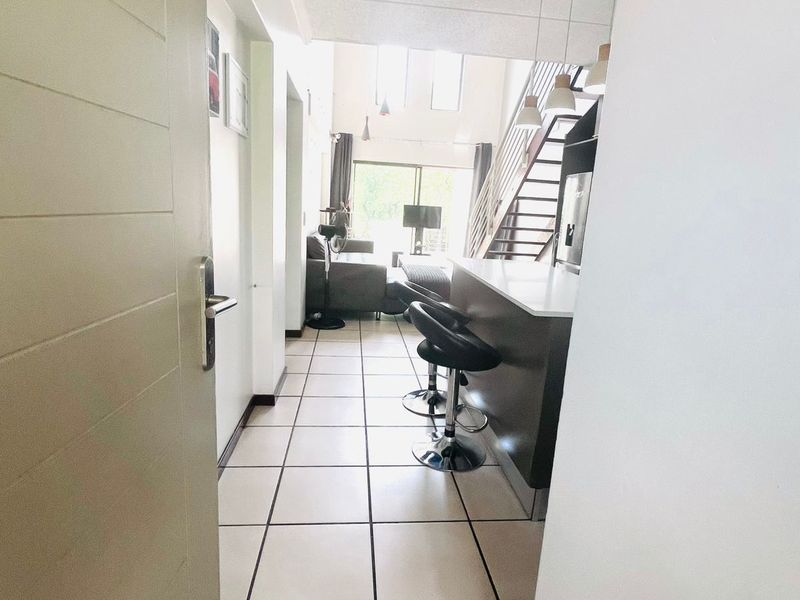 Apartment For Sale in Lonehill - Photo 6