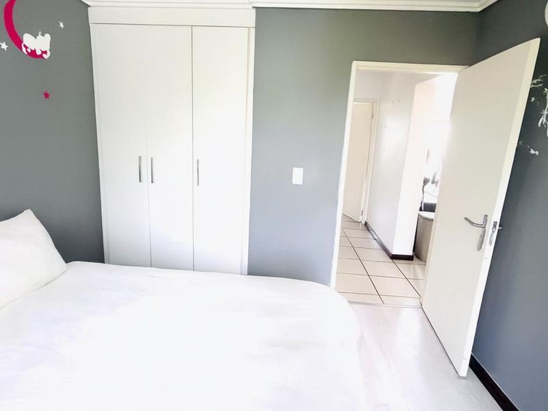 Apartment For Sale in Lonehill - Photo 10