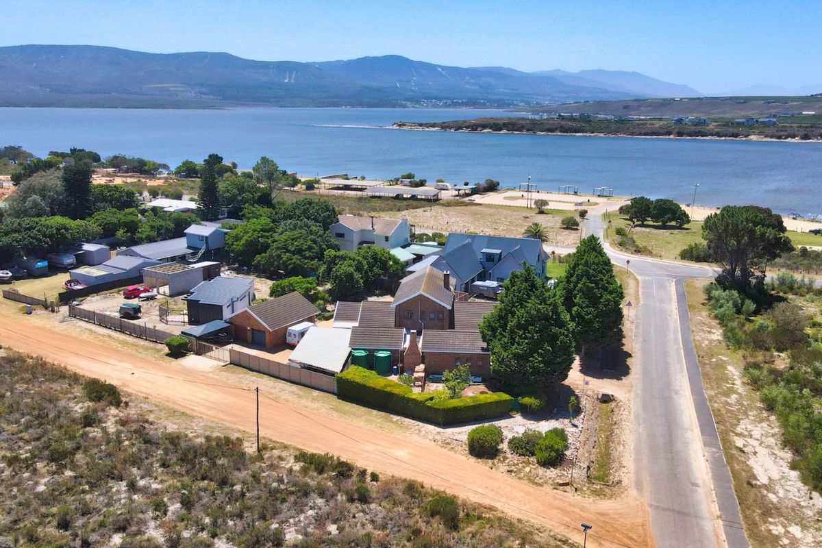 House For Sale in Fisherhaven - Photo 3