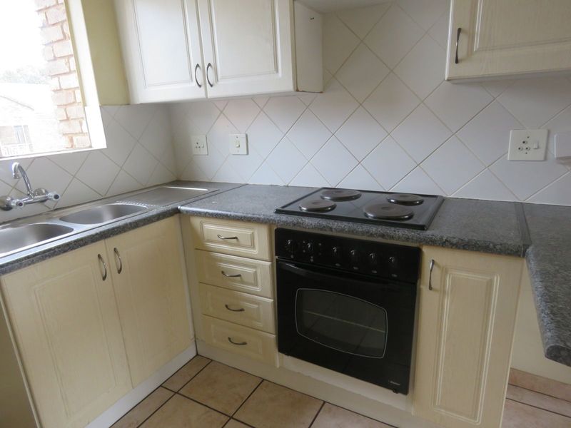 Apartment For Sale in Die Hoewes - Photo 7