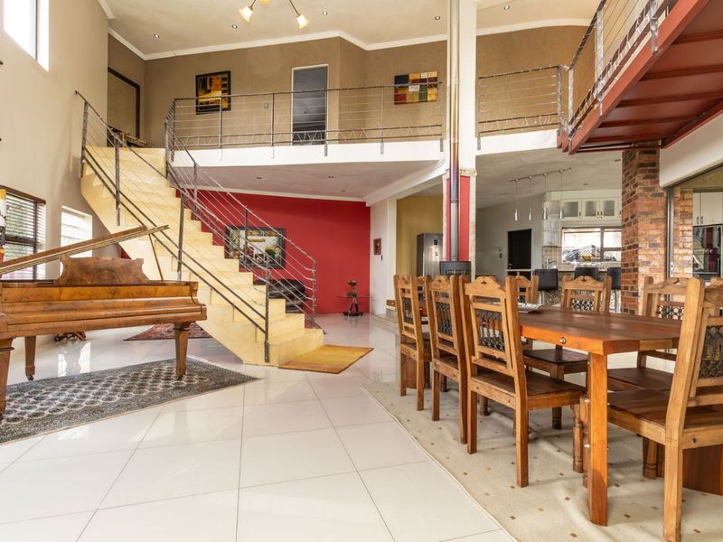 House For Sale in Wilgeheuwel - Photo 3