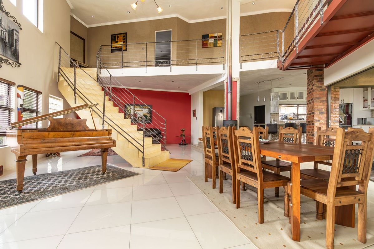 House For Sale in Wilgeheuwel - Photo 3