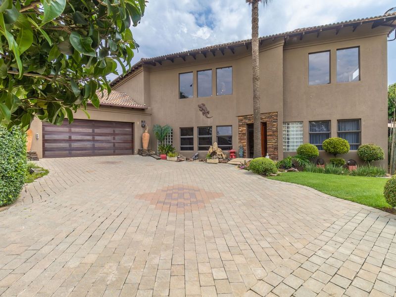 House For Sale in Wilgeheuwel - Photo 1
