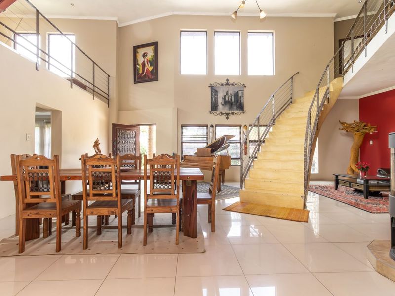 House For Sale in Wilgeheuwel - Photo 4
