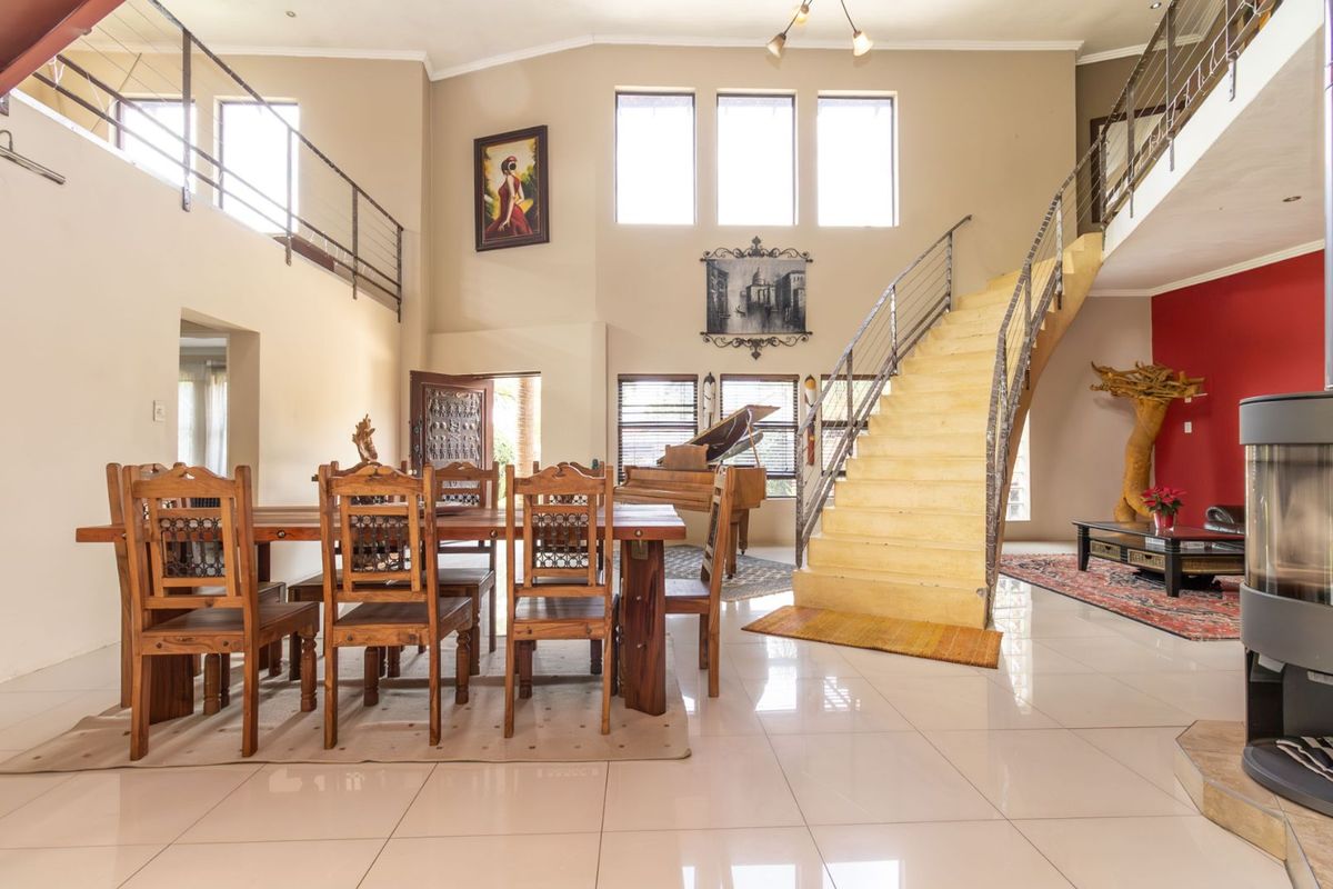 House For Sale in Wilgeheuwel - Photo 4
