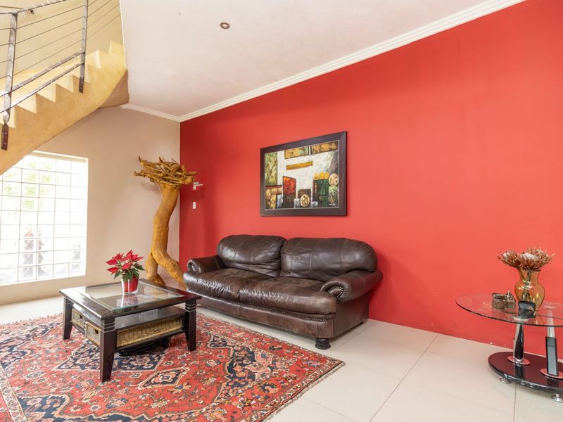 House For Sale in Wilgeheuwel - Photo 7