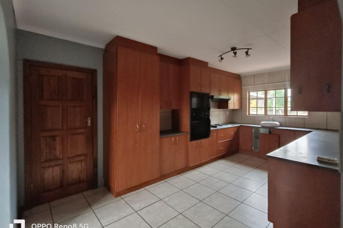 House For Sale in New Park - Photo 2