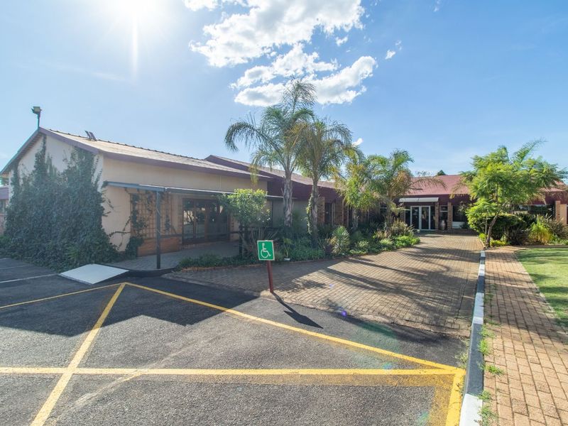 Guest House For Sale in Greenhills Ext 3 - Photo 4