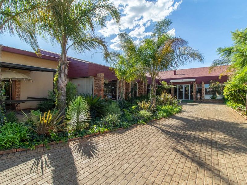 Guest House For Sale in Greenhills Ext 3 - Photo 5